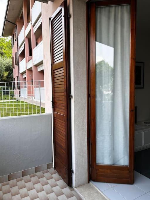 Near Town Centre And Lake - Le Colombe Bardolino Exterior photo